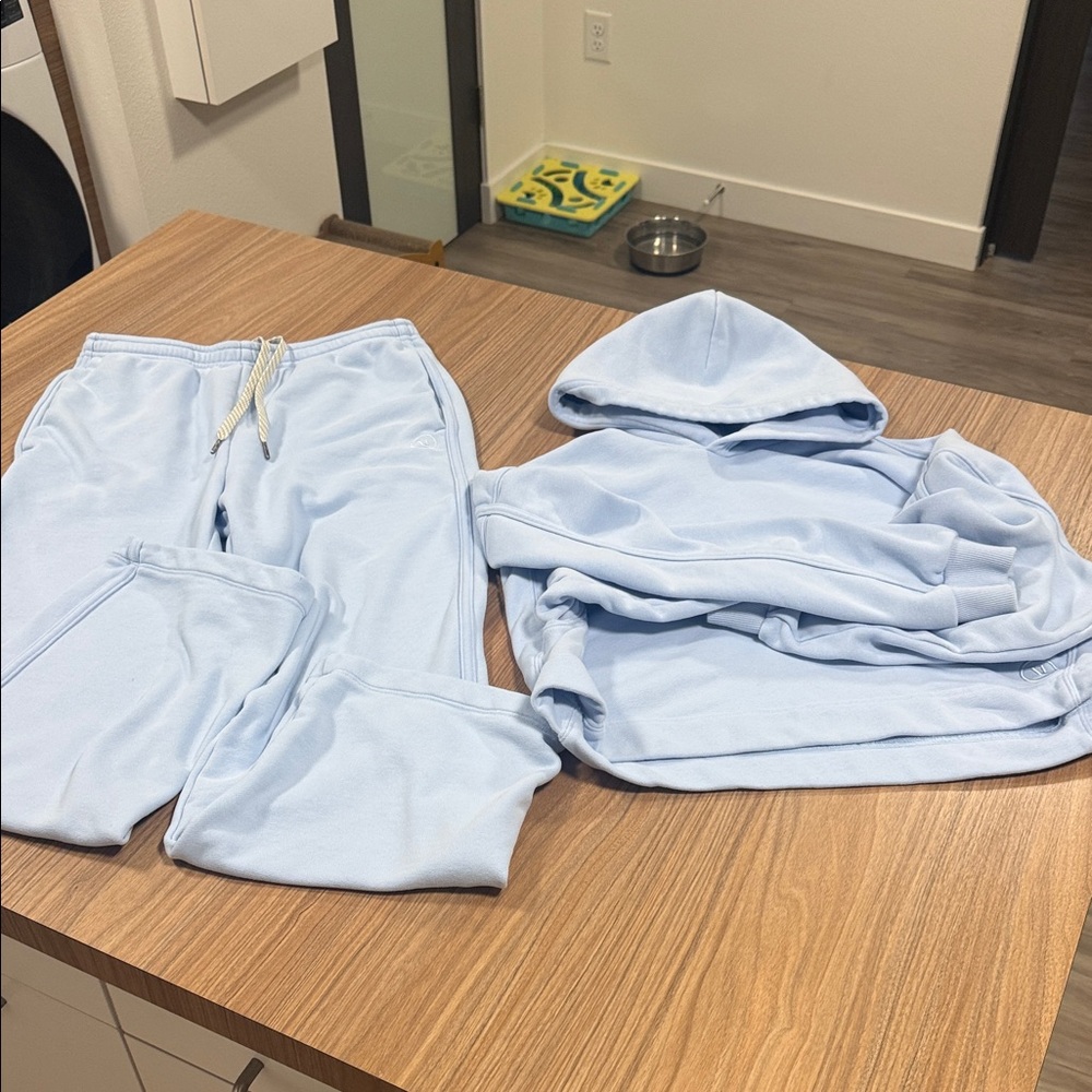 Baby blue Vuori sweat suit